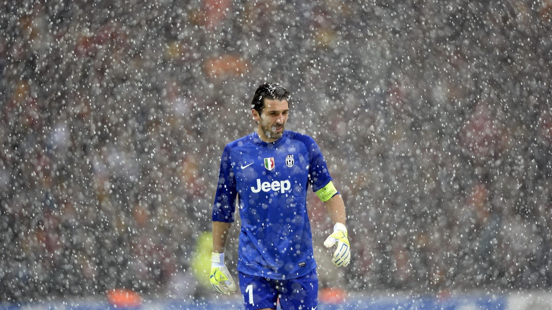 撕裂巨网的孤星，布克抢七夜如何用史诗数据击碎质疑？