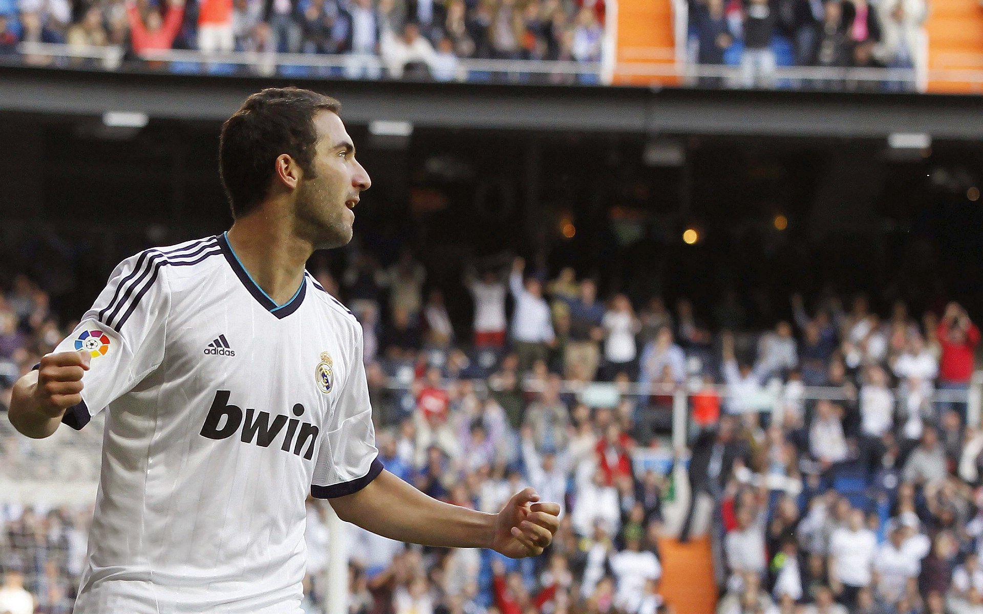 数据幻象与叙事狂欢，当塔图姆全程高能输出遇见活塞狂胜太阳